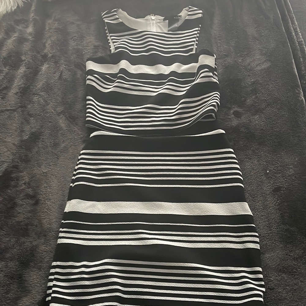 Aqua black & white 2 piece Juniors skirt & top size XS